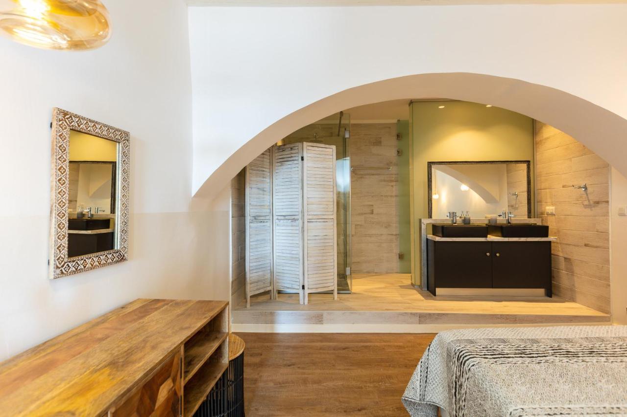 Anne Apartment, At The Venetian Port Of Rethimno! Rethymno (Crete)